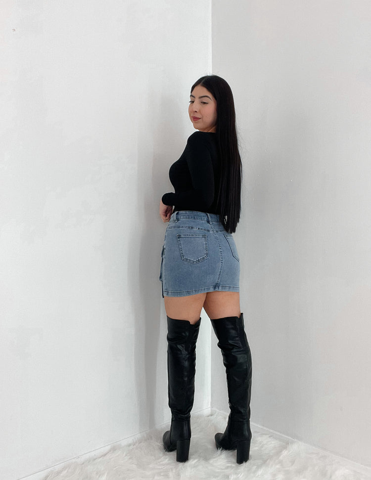 It Girl Denim Cargo Skirt In The Color Blue