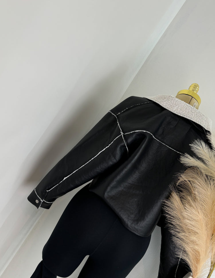 Chic Jacket In Black