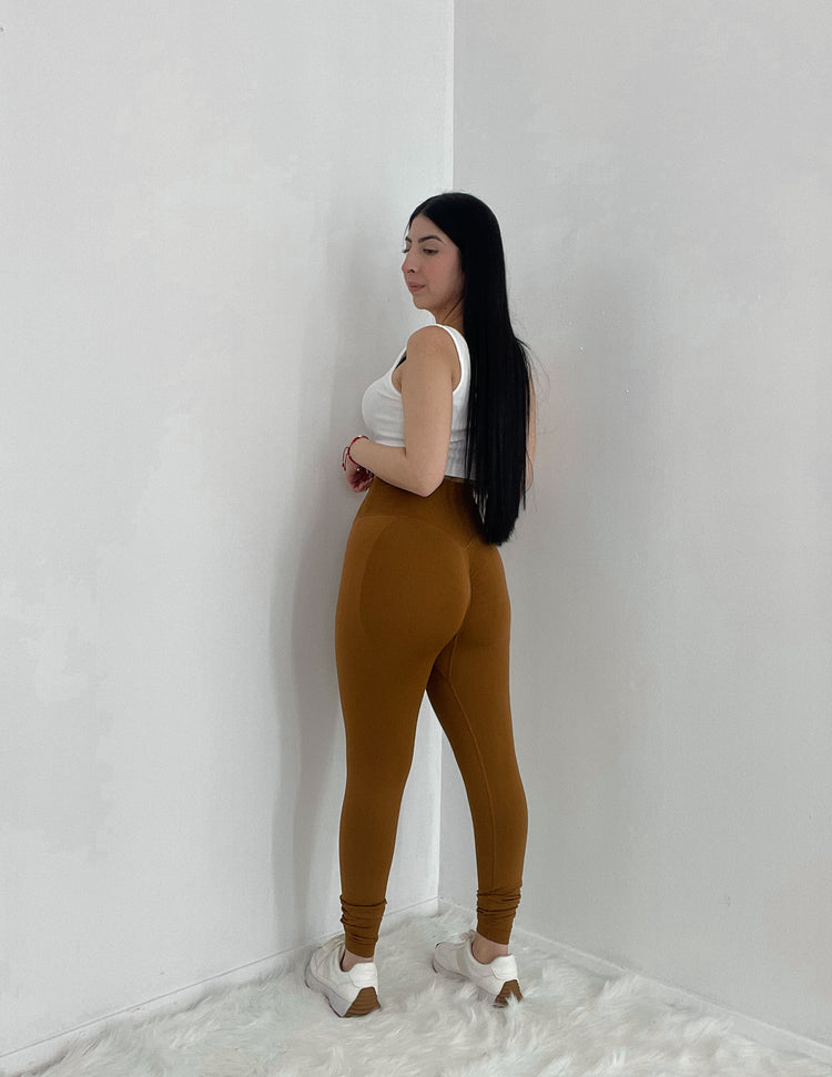 Crossover Scrunched Snatched Leggings